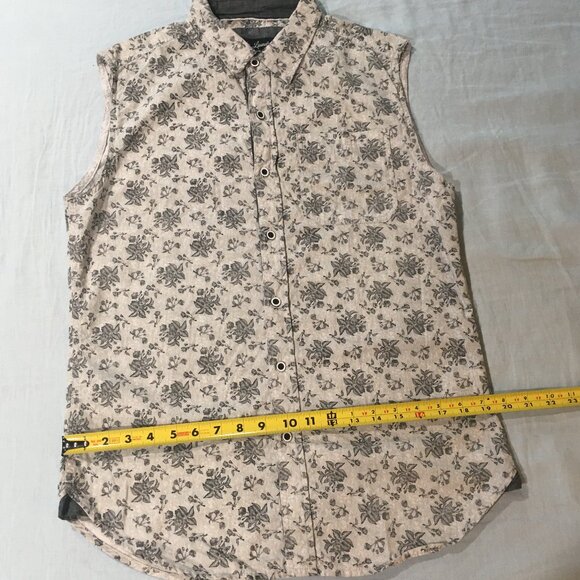 100% Cotton gray floral print sleeveless button front shirt "Dirty Laundry" - Picture 3 of 8